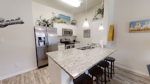 Maison, Plusieurs lits, cuisine, vue sur la plage | Cuisine privée | Réfrigérateur, four à micro-ondes, un four, surface de cuisson