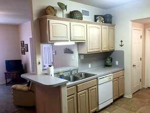 Condo, 1 Queen Bed with Sofa bed, Kitchen, Beach View | Private kitchen | Fridge, microwave, oven, stovetop