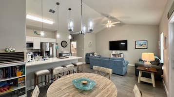 House, Multiple Beds, Kitchen, Beach View | Dining