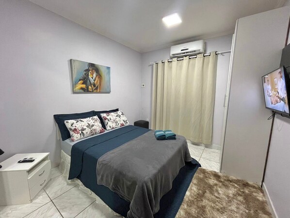 Double Room | Laptop workspace, blackout drapes, free WiFi, bed sheets - Hotel Residencial Manaus (Manaus)