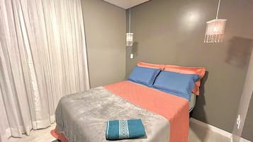 Laptop workspace, blackout curtains, free WiFi, bed sheets