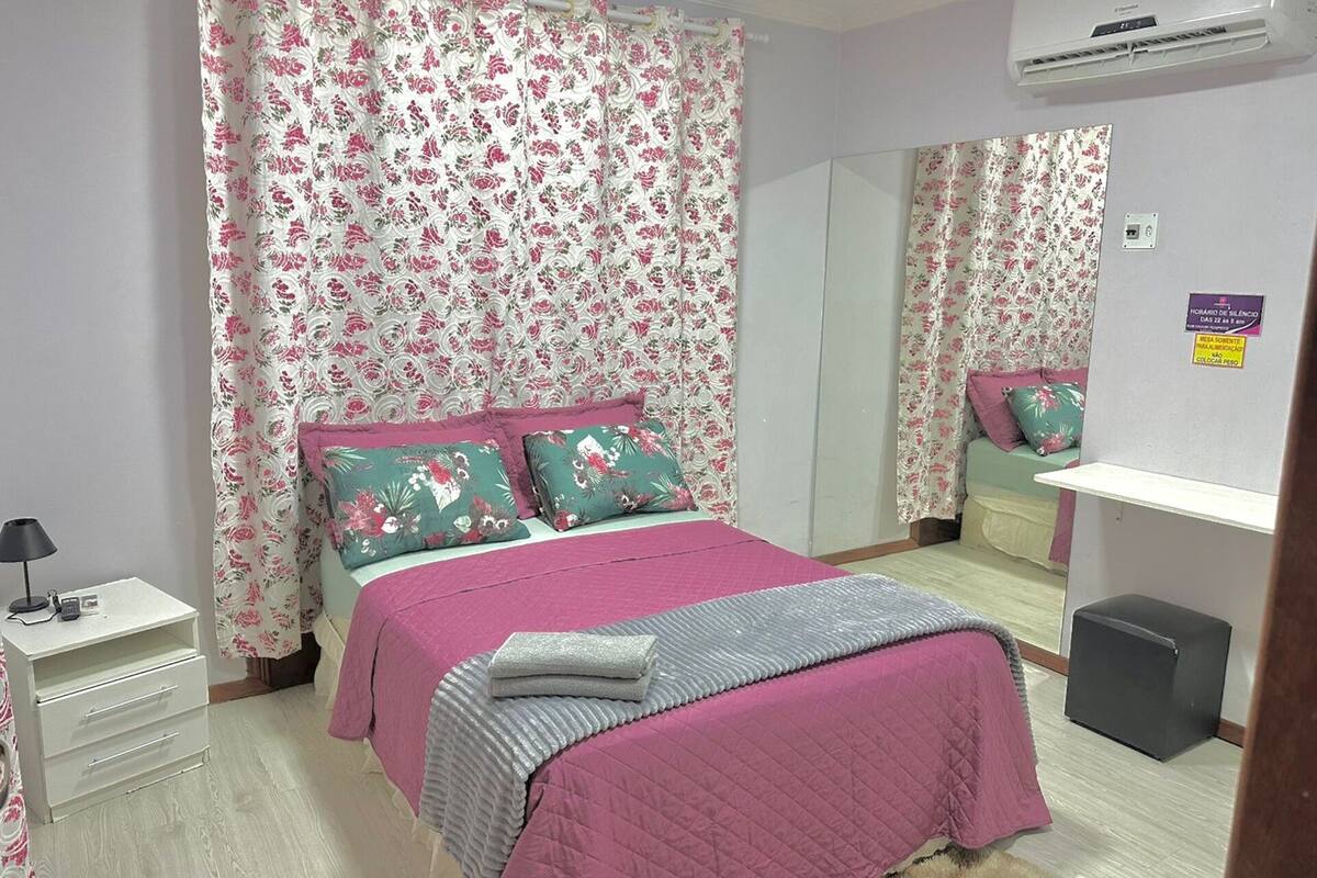 1 bedroom, laptop workspace, blackout curtains, free WiFi