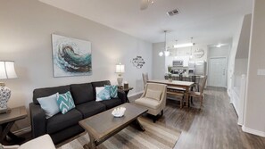 House, Multiple Beds, Balcony, Beach View | Living room | 40-inch TV with cable channels - Laguna Beach-14915 (Corpus Christi)