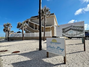 Aruba Bay condominiums offer fully furnished units with spaces.