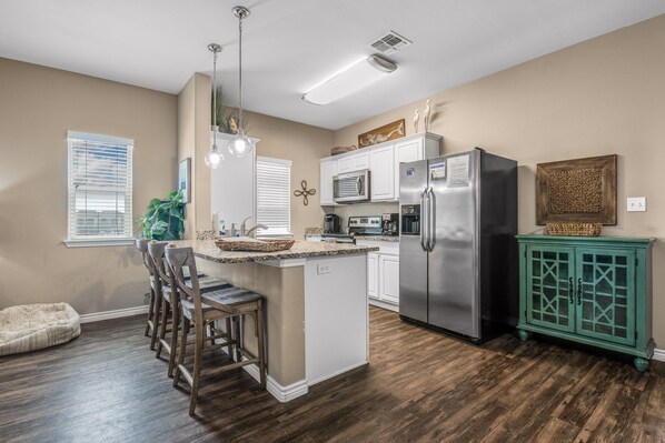 Maison, Plusieurs lits, balcon | Cuisine privée | Réfrigérateur, four à micro-ondes, un four, surface de cuisson