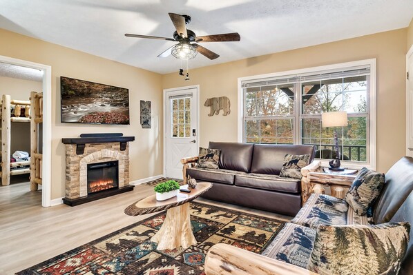 Smart-TV, Kamin, Videospiele, Tischfußball