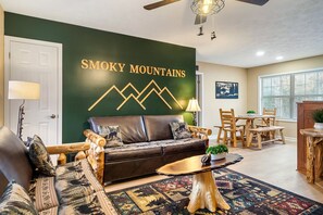 Smart-TV, Kamin, Videospiele, Tischfußball