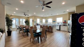 Apartment, 1 Katil Raja (King) dengan Katil Sofa, Kitchen | Tempat makan