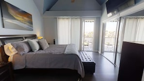 Casa, varias camas, balcón, vista a la playa | 2 habitaciones y ropa de cama