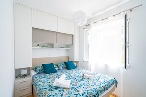 2 habitaciones, tabla de planchar con plancha, internet y ropa de cama 