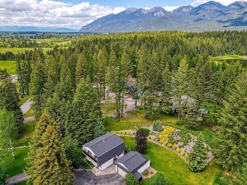 Relax in the Woods Close to Glacier, Big Fork and Whitefish!