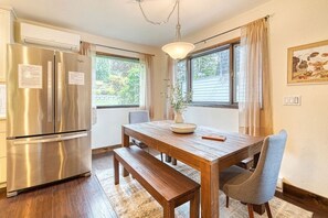 Dining - Relax in the Woods Close to Glacier, Big Fork and Whitefish! (Kalispell)