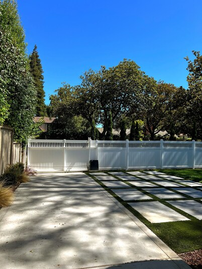 1.7 miles from Stanford University