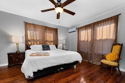 ❤ The Parlor House Getaway ❤ Long Term Available