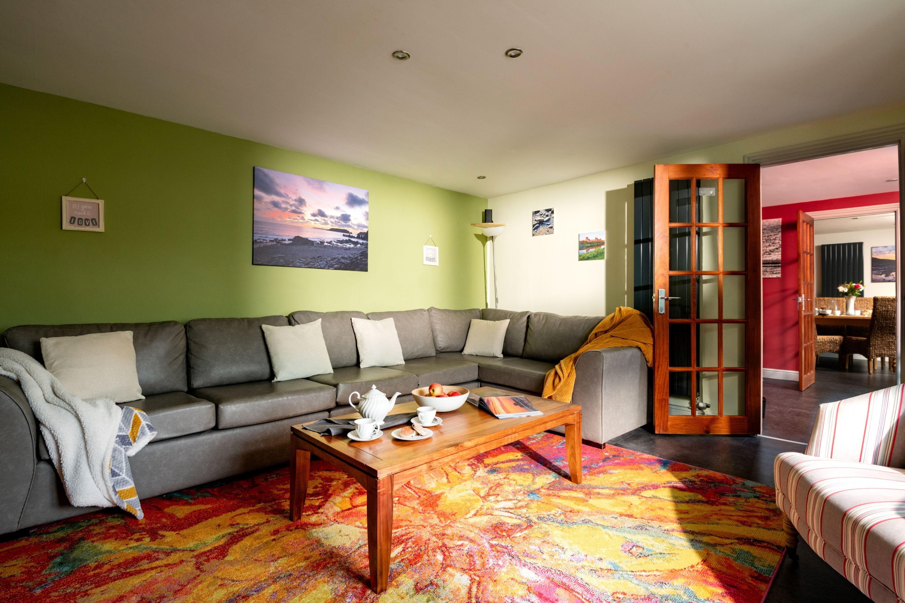 Smart TV, fireplace, DVD player, books