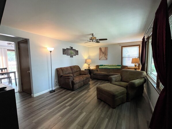 Smart TV, DVD player, stereo