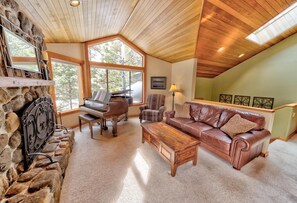 Casa, letti multipli (Hickory - Unit 22) | Soggiorno | TV, lettore DVD