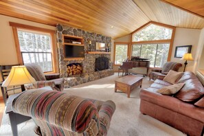 Casa, letti multipli (Hickory - Unit 22) | Soggiorno | TV, lettore DVD