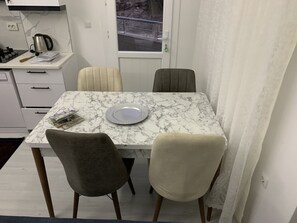 Deluxe Apartment | Living area