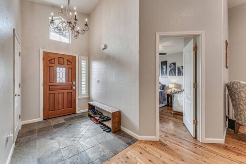 Comfy home,HOT TUB near UNR, Rafael Park,Downtown