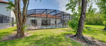 Close to all resorts, gated 4br 3bth w/ Pool/Jacuzzi😎 Perfect for the Parks🌴