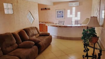 Deluxe Room | Free WiFi, bed sheets