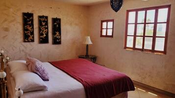 Deluxe Room | Free WiFi, bed sheets