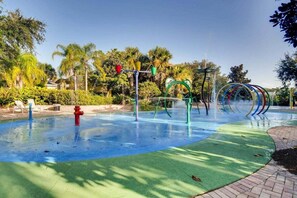 Piscina all'aperto, una piscina riscaldata