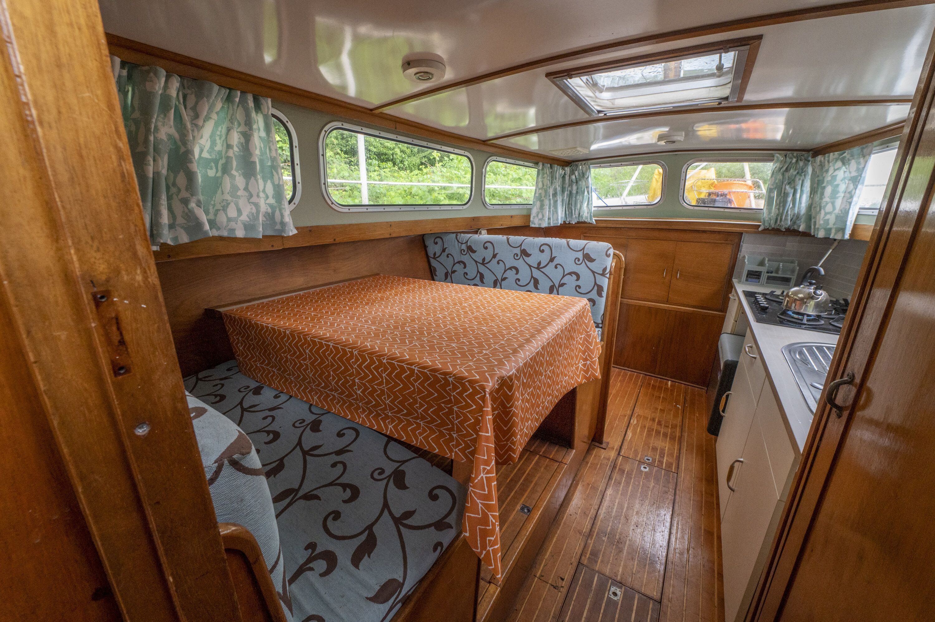 2 bedrooms, bed sheets