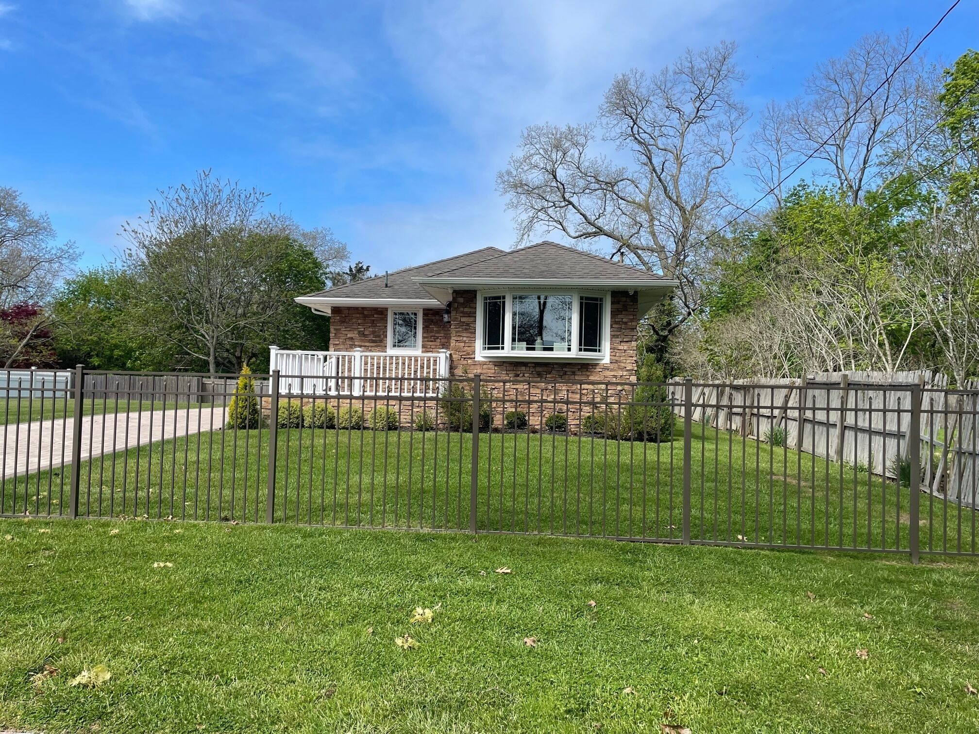 Cozy stylish home walking distance from private beach.