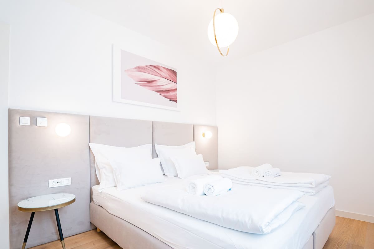 Design Apartment | 2 bilik tidur, peralatan tempat tidur premium, peti besi dalam bilik