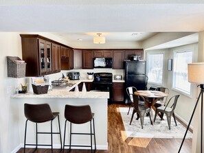 Fridge, microwave, oven, stovetop - DELL-ightfully Downtown Dells! PERFECT location!! Porch/Patio/Grill /Fire pit! (Wisconsin Dells)