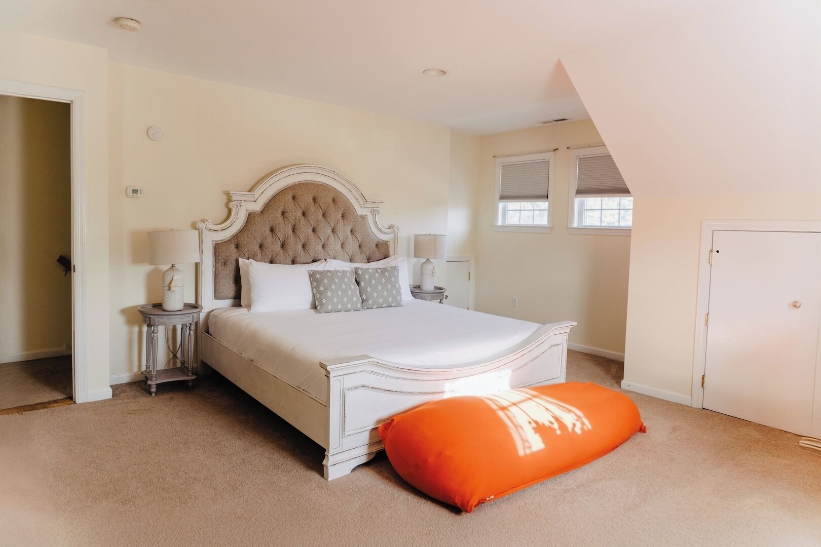 3 slaapkamers, een strijkplank/strijkijzer, reisbedje, wifi