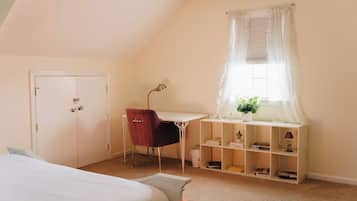 3 habitaciones, tabla de planchar con plancha, cuna de viaje y wifi
