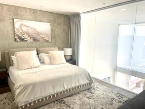 5 chambres, fer et planche à repasser, accès au Wi-Fi (inclus)