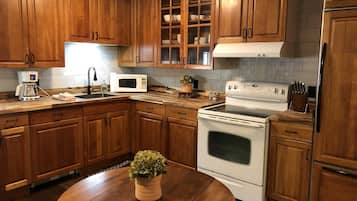 Réfrigérateur, micro-ondes, four, lave-vaisselle