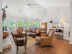 TV - Smith Lake Retreat: 4 BR, 3 BA House in Crane Hill, Sleeps 10 (Crane Hill)