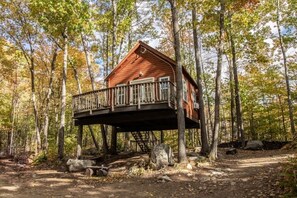 Exterior - Maine Treehouse-The Spruce Suite (Stoneham)