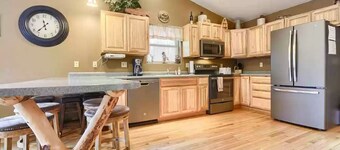 Black Hills SD Deadwood, Privacy, Comfort & Convenience with Breathtaking Views