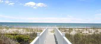 Crystal Coast Paradise: Oceanfront Home with Stunning Views, East, Emerald Isle!