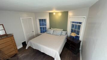 6 bedrooms, free WiFi, bed sheets