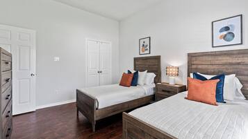 3 bedrooms, iron/ironing board, WiFi, bed sheets