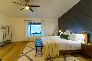 4 soverom, skrivebord, strykejern/-brett og wi-fi (inkludert)