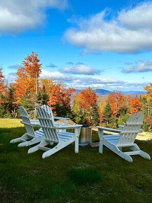 Property grounds - Saddleback - Maine Alpin Haus beautiful trailside ski-in/ski-out A-Frame with mountain views (Sandy River Plantation)