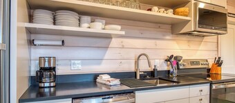 Saddleback - Maine Alpin Haus beautiful trailside ski-in/ski-out A-Frame with mountain views
