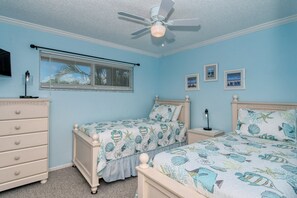 2 chambres, fer et planche à repasser, Wi-Fi, draps fournis