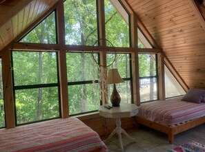 4 bedrooms, desk, iron/ironing board, travel cot - Bright Aqua Yacht Harbor Pickwick Lake Lakeview Home Boat Garage Sleeps 10+ (Iuka)