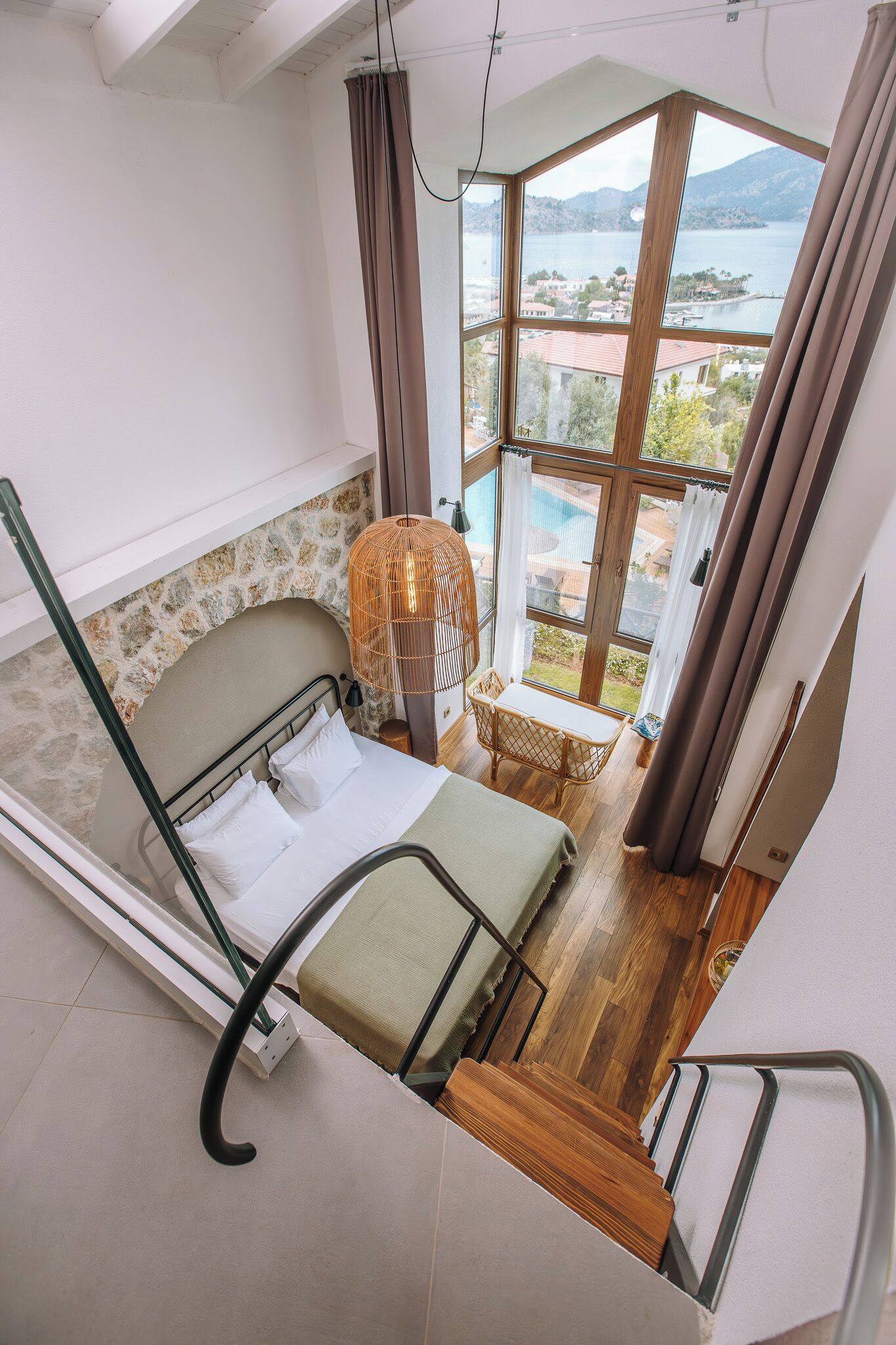 Loft Room with Bathtub - Sea View | Seprai premium, minibar, Wi-Fi gratis, dan seprai linen