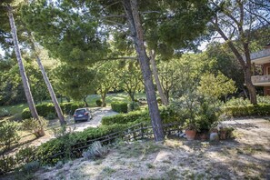 Property grounds - S267 - Sirolo , portion of a single villa surrounded by the greenery of Conero (Sirolo)