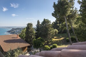 Property grounds - S267 - Sirolo , portion of a single villa surrounded by the greenery of Conero (Sirolo)